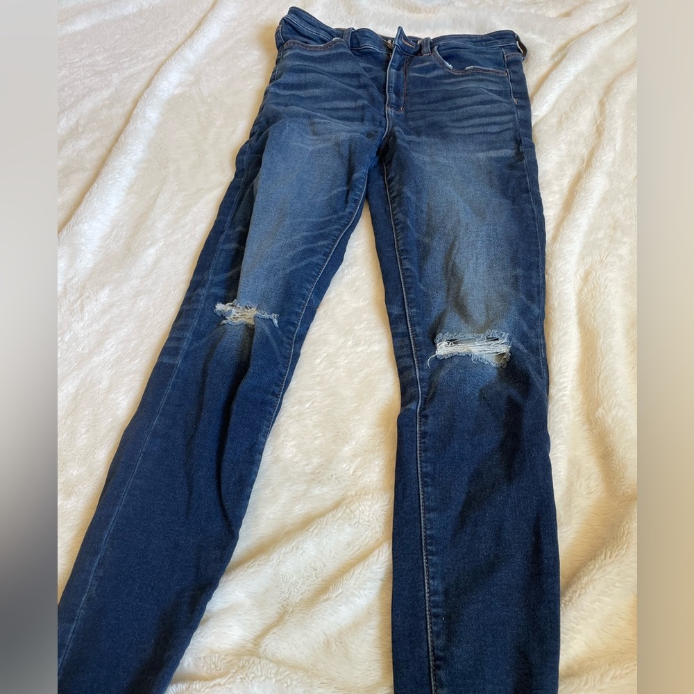 American eagle women’s dark blue ripped jeans